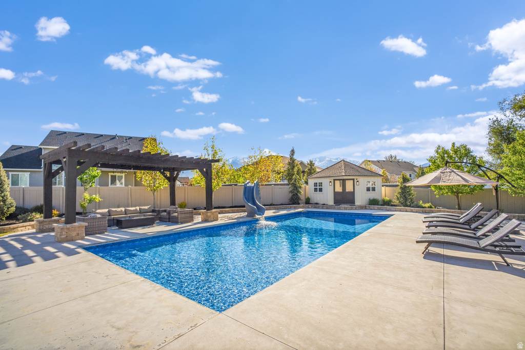 698 N FARMLAND DR Kaysville, UT 84037