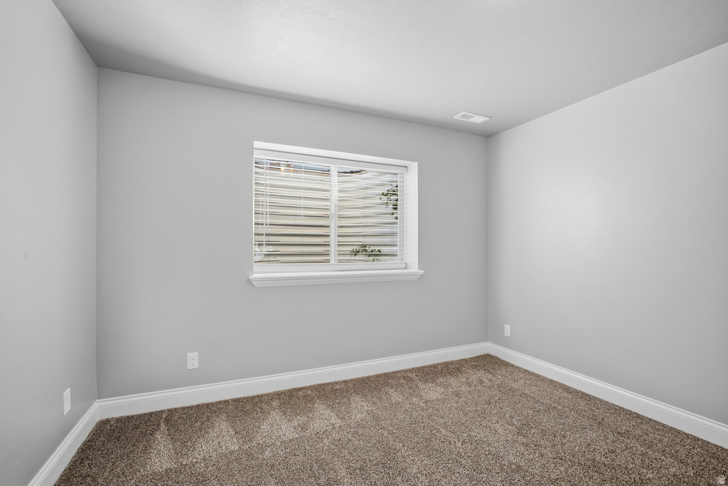 698 N FARMLAND DR Kaysville, UT 84037