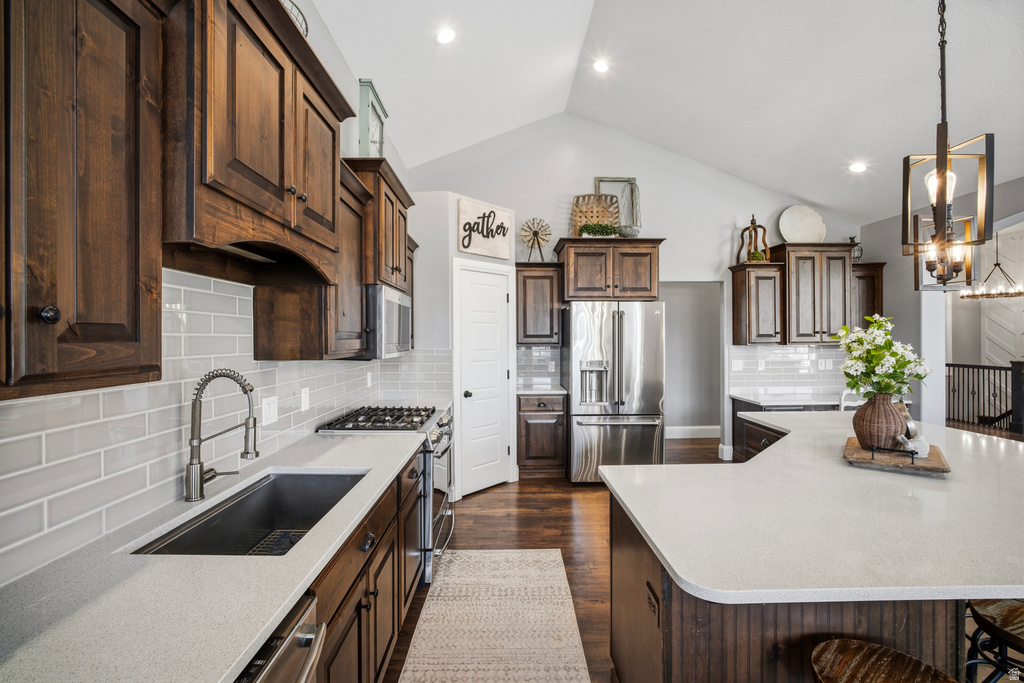 698 N FARMLAND DR Kaysville, UT 84037