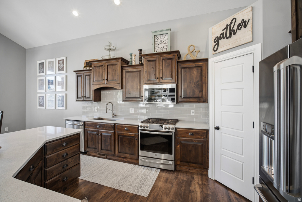 698 N FARMLAND DR Kaysville, UT 84037