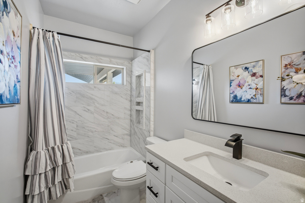 698 N FARMLAND DR Kaysville, UT 84037