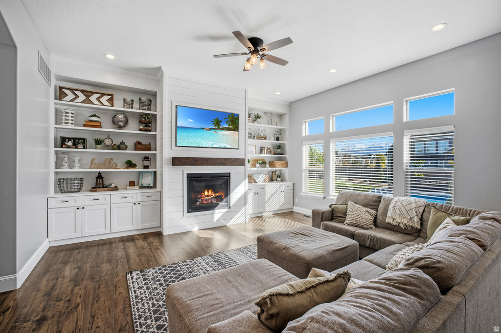 698 N FARMLAND DR Kaysville, UT 84037