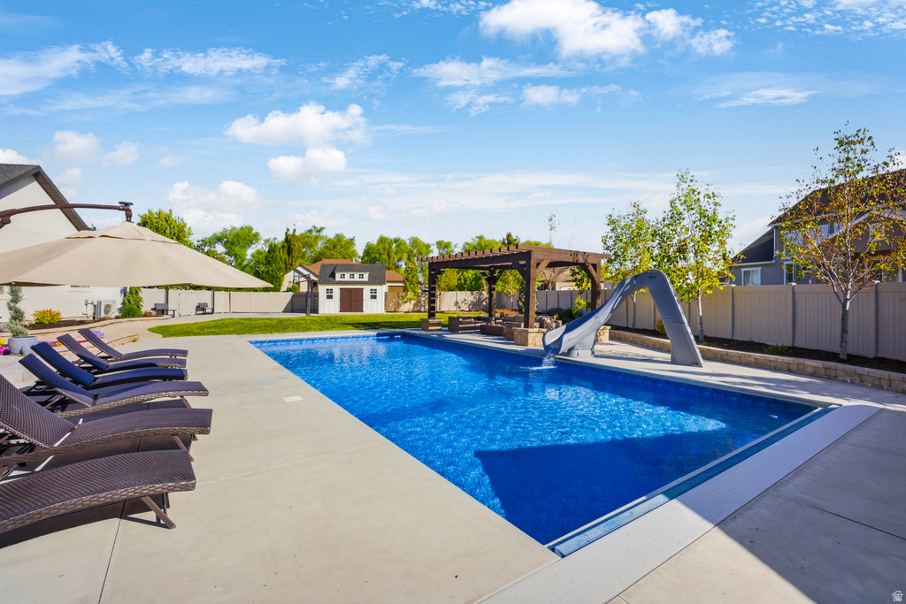 698 N FARMLAND DR Kaysville, UT 84037