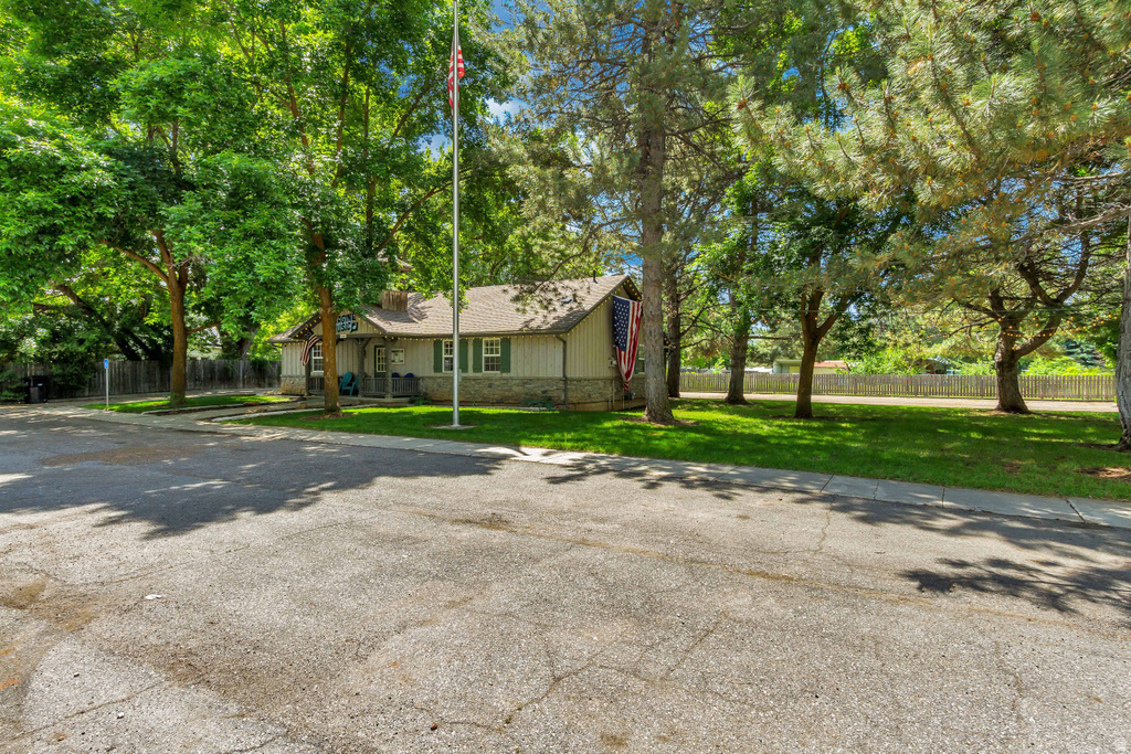 7300 E 200 S Huntsville, UT 84317