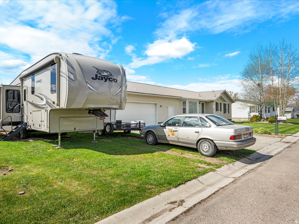 845 HOOVER ST Montpelier, ID 83254