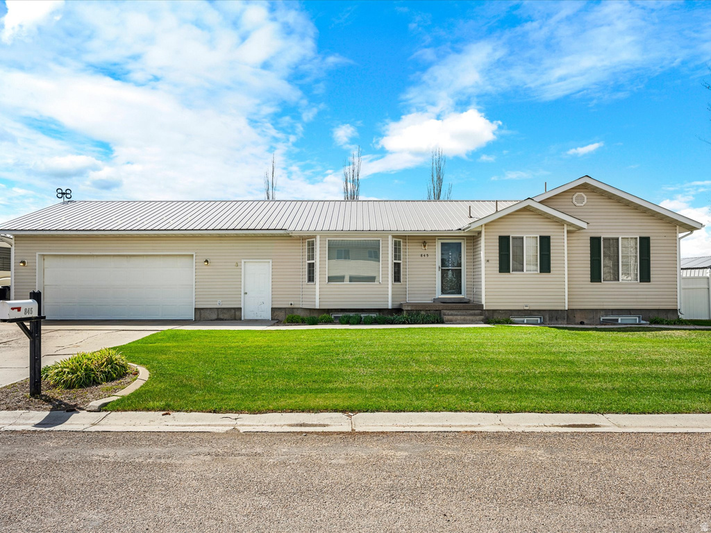 845 HOOVER ST Montpelier, ID 83254