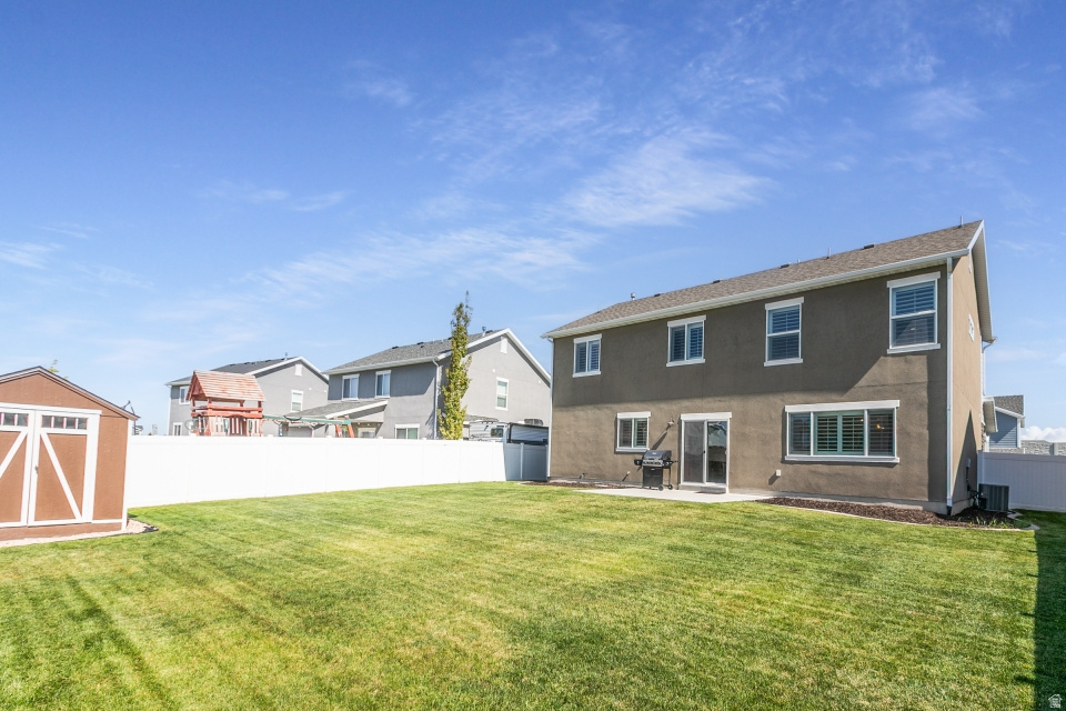 1457 W WATERFRONT DR Syracuse, UT 84075