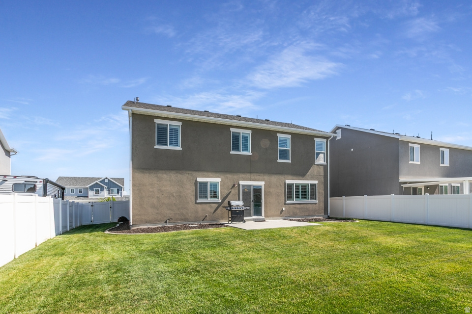 1457 W WATERFRONT DR Syracuse, UT 84075