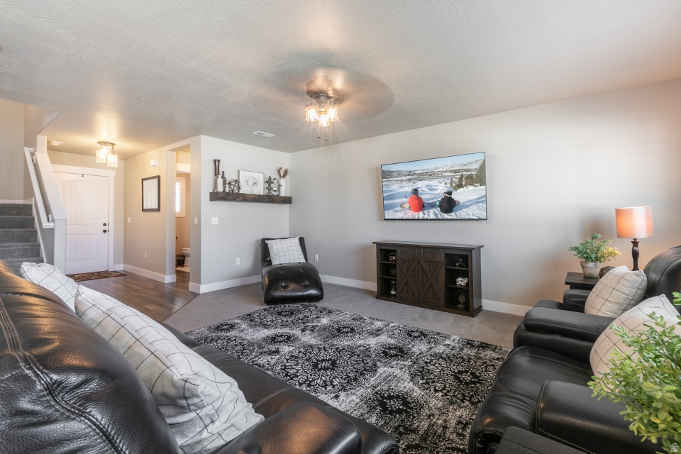 1457 W WATERFRONT DR Syracuse, UT 84075