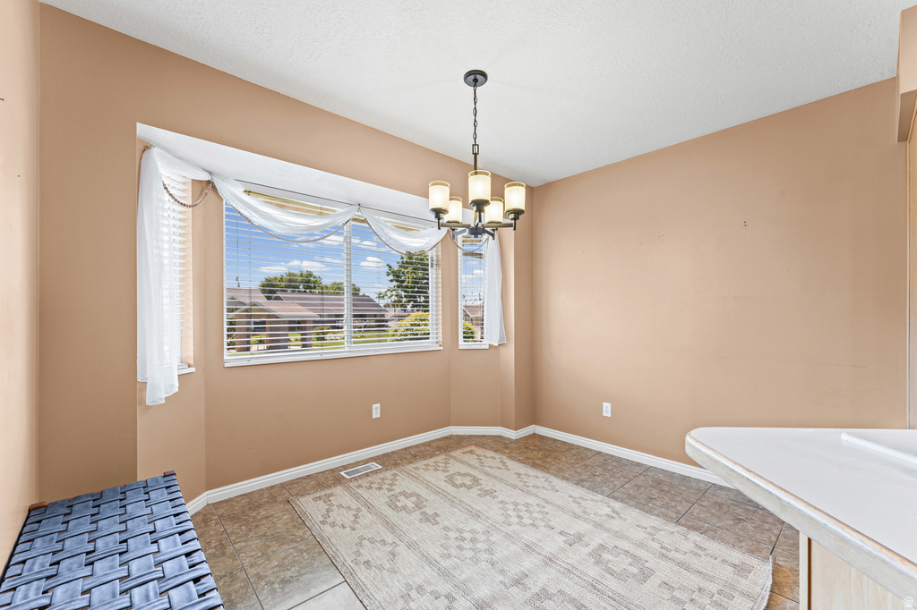84 BELMORE DR Kaysville, UT 84037