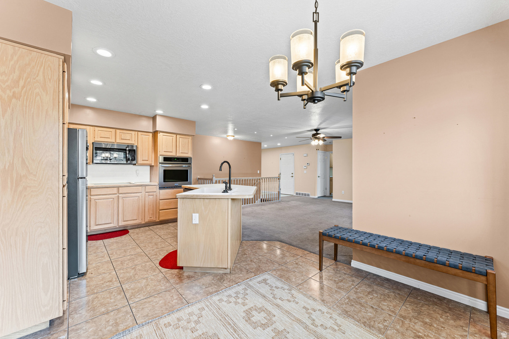 84 BELMORE DR Kaysville, UT 84037