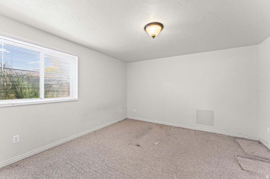 84 BELMORE DR Kaysville, UT 84037