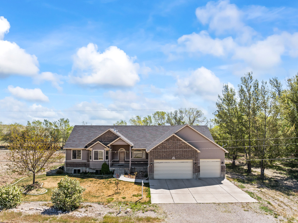 350 N 200 E Ferron, UT 84523
