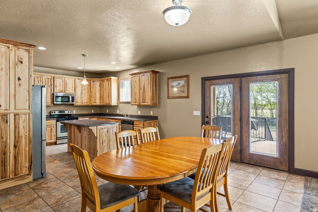350 N 200 E Ferron, UT 84523