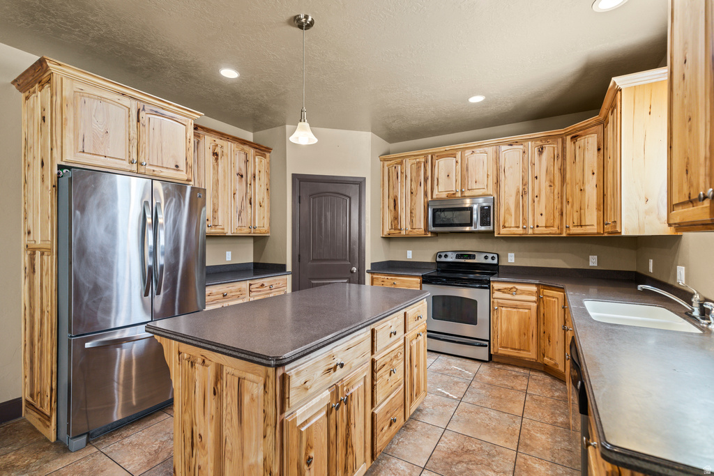 350 N 200 E Ferron, UT 84523