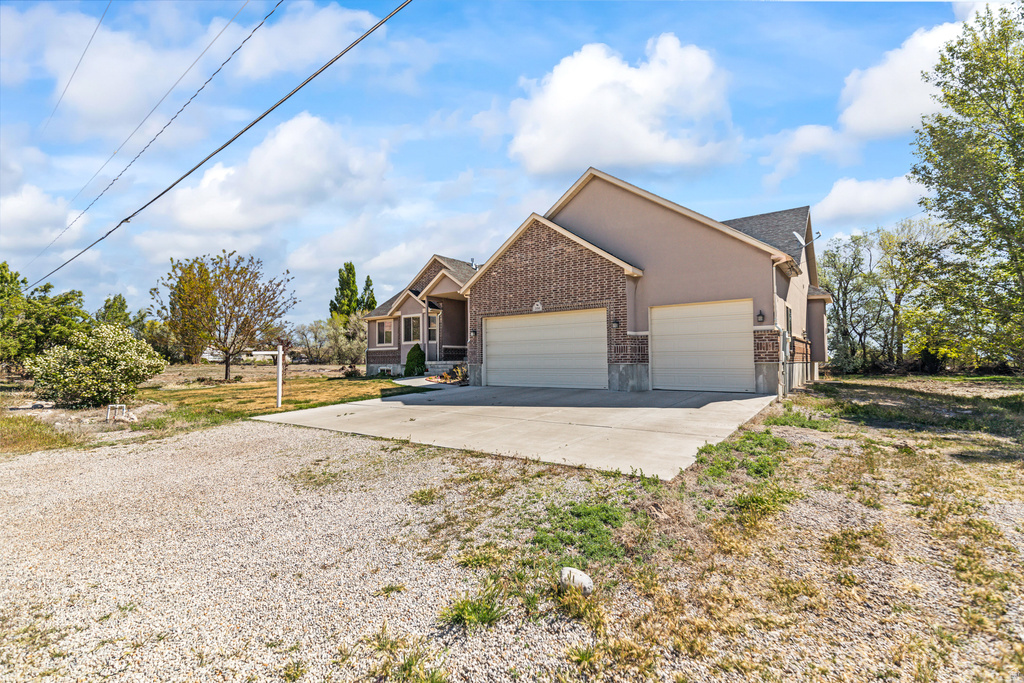 350 N 200 E Ferron, UT 84523