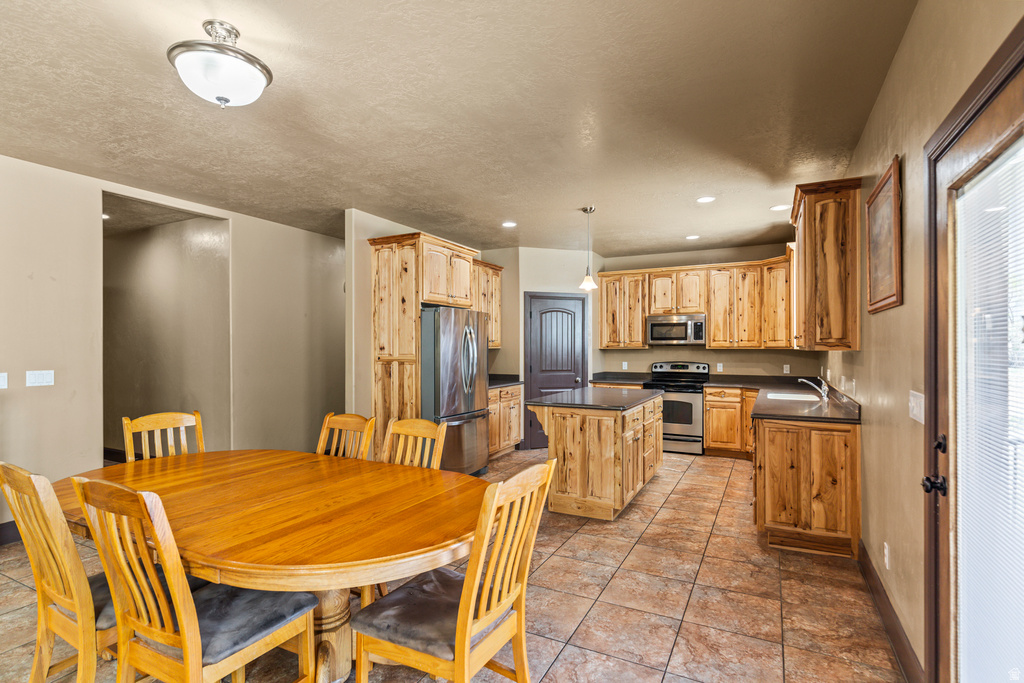 350 N 200 E Ferron, UT 84523