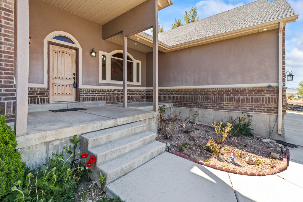 350 N 200 E Ferron, UT 84523