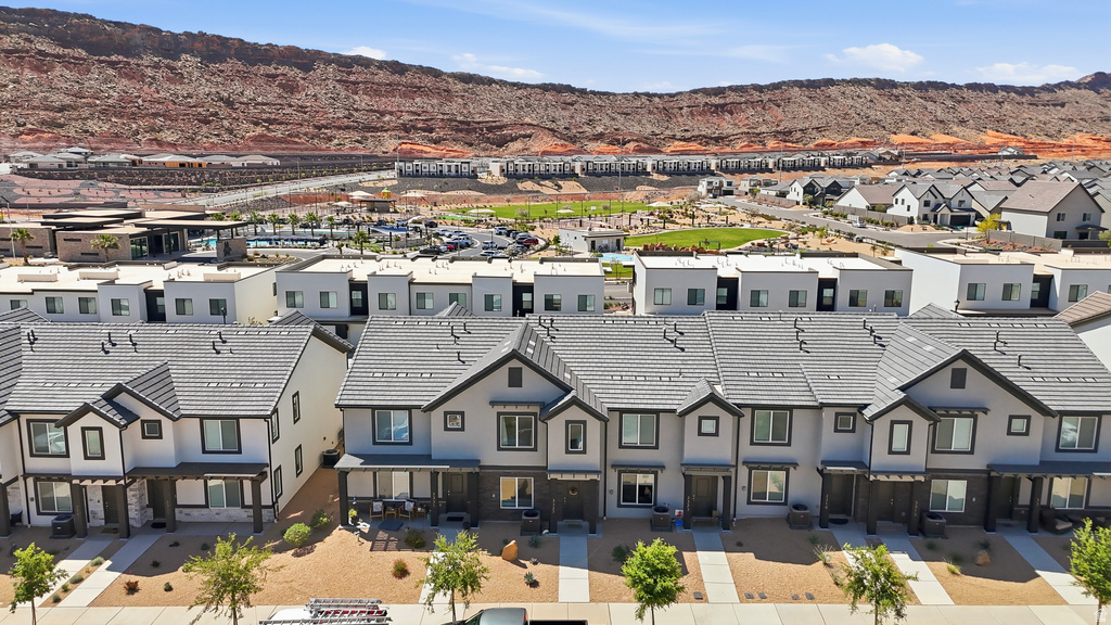 3327 E ELKHORN LN Washington, UT 84780