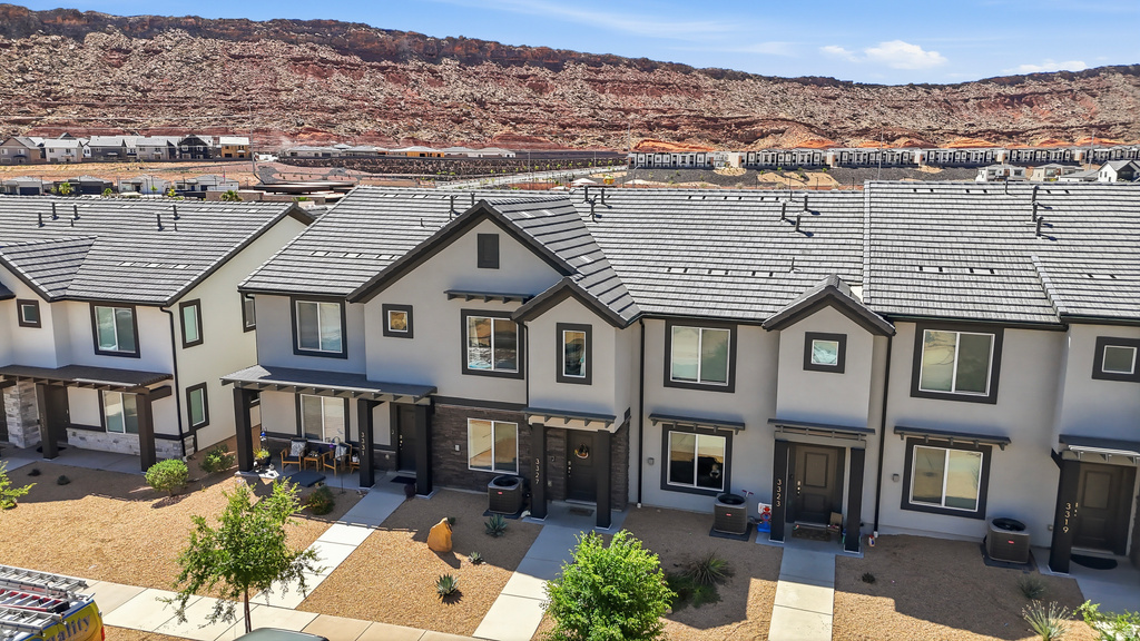 3327 E ELKHORN LN Washington, UT 84780