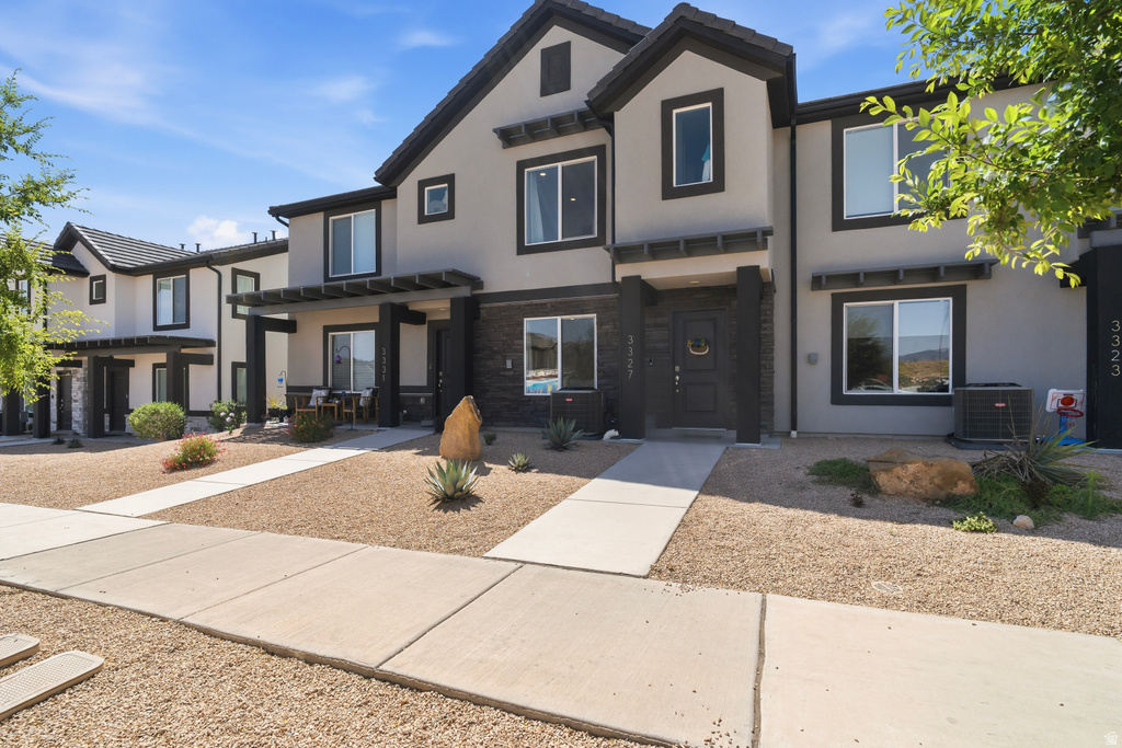 3327 E ELKHORN LN Washington, UT 84780