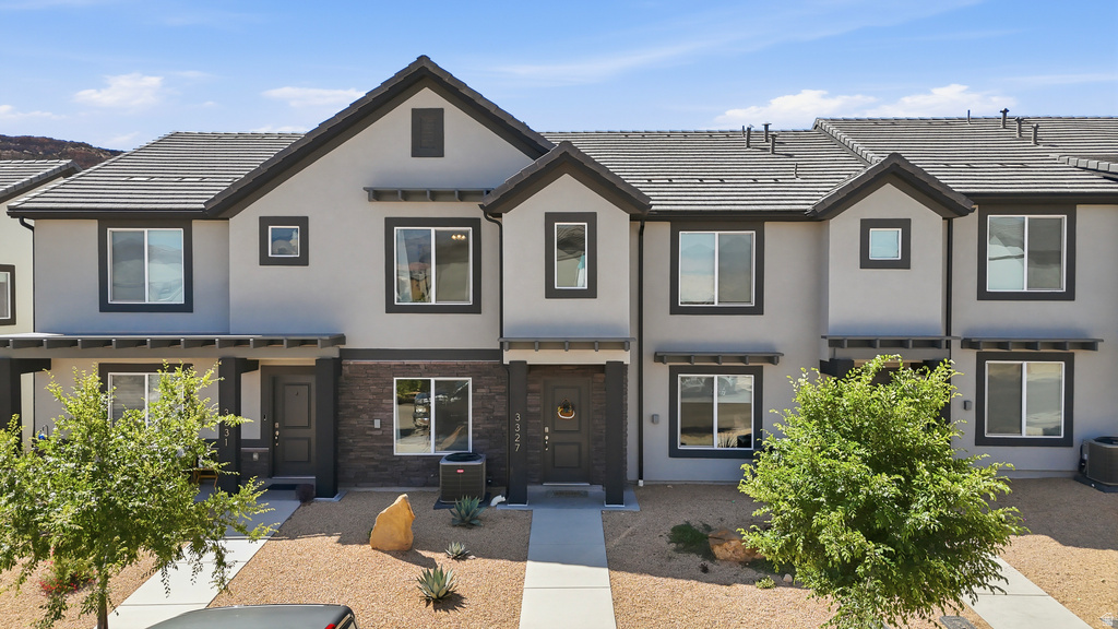 3327 E ELKHORN LN Washington, UT 84780