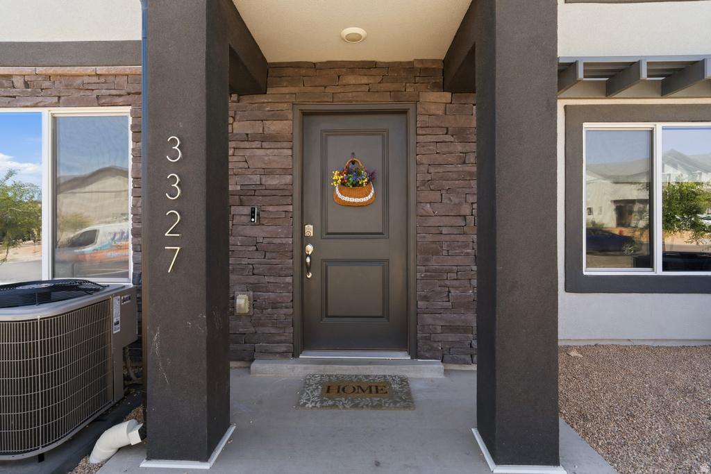3327 E ELKHORN LN Washington, UT 84780