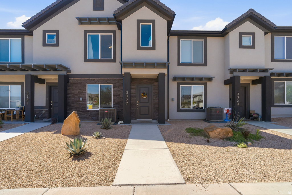 3327 E ELKHORN LN Washington, UT 84780