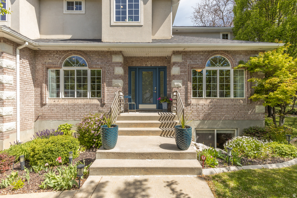 2573 E KAYS CREEK DR Layton, UT 84040