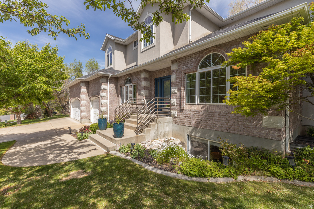 2573 E KAYS CREEK DR Layton, UT 84040