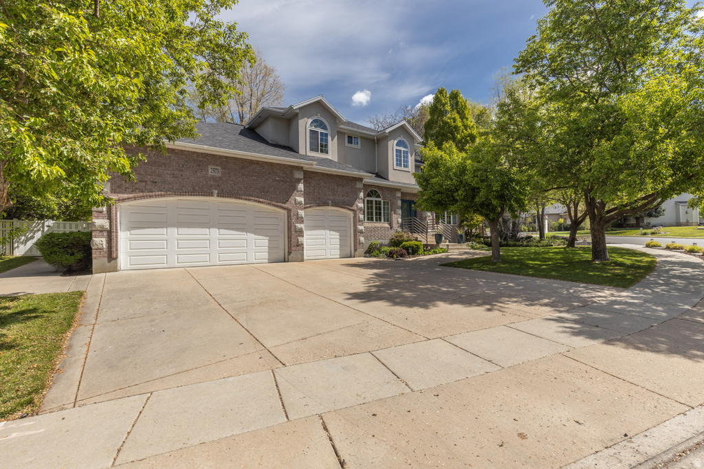 2573 E KAYS CREEK DR Layton, UT 84040