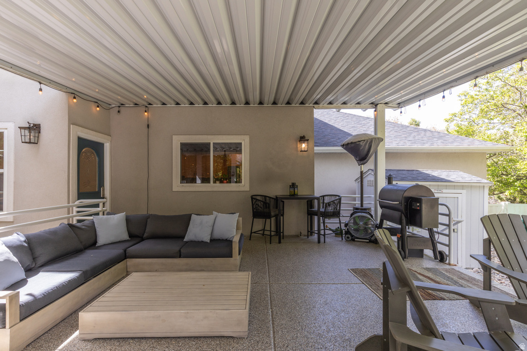 2573 E KAYS CREEK DR Layton, UT 84040