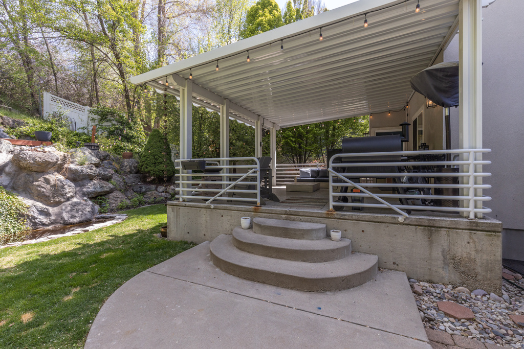 2573 E KAYS CREEK DR Layton, UT 84040