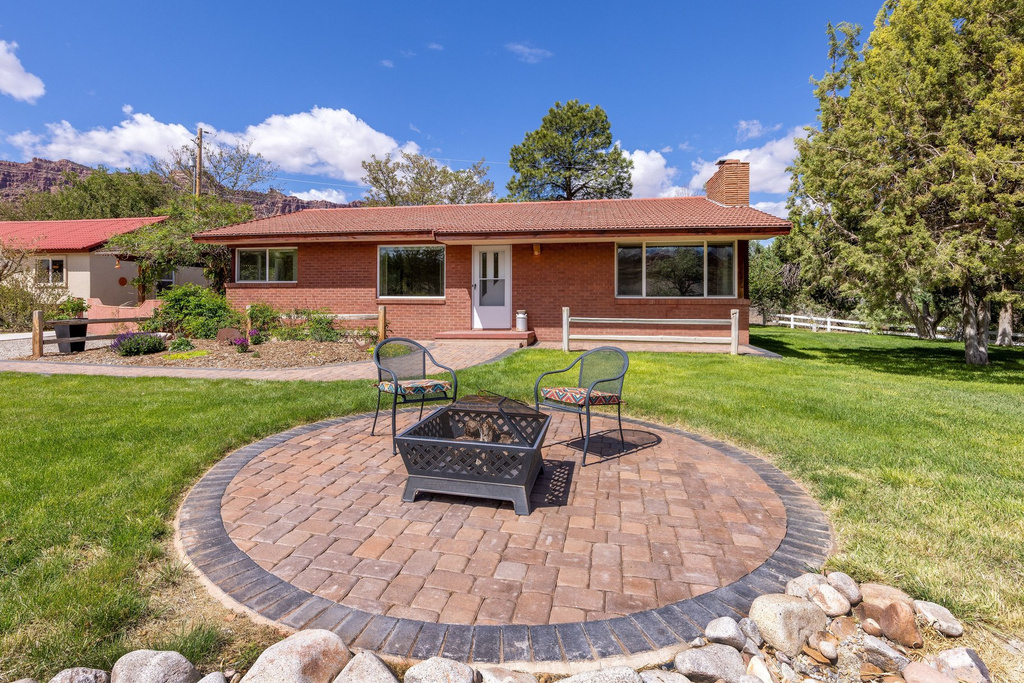 2810 E NUEVO CT Moab, UT 84532