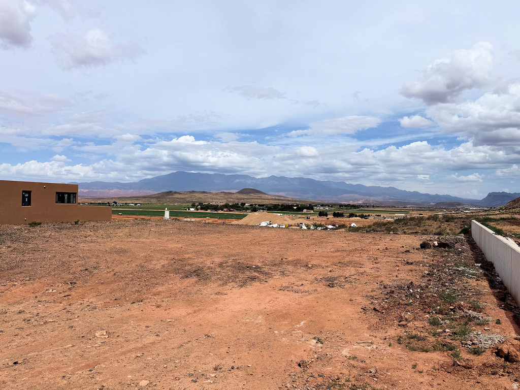 850 W ROCK VIEW DR Hurricane, UT 84737