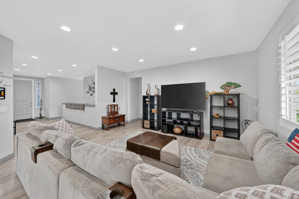 8528 S OTTER CREEK DR West Jordan, UT 84081