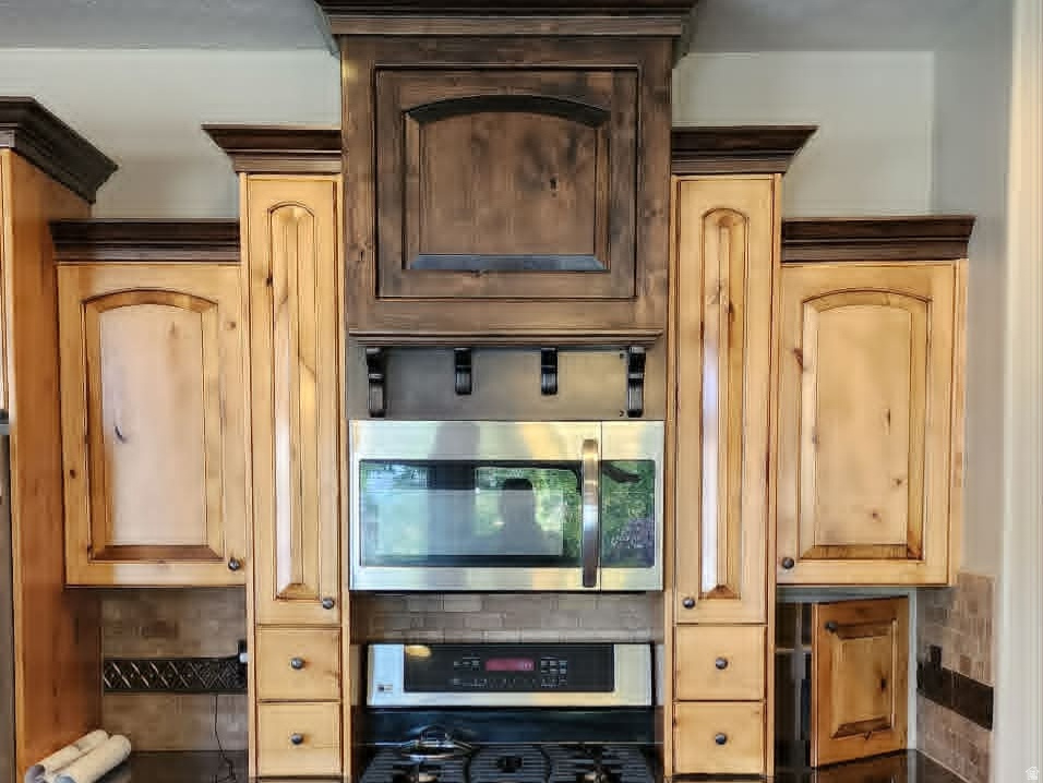 2596 W 2450 N Farr West, UT 84404