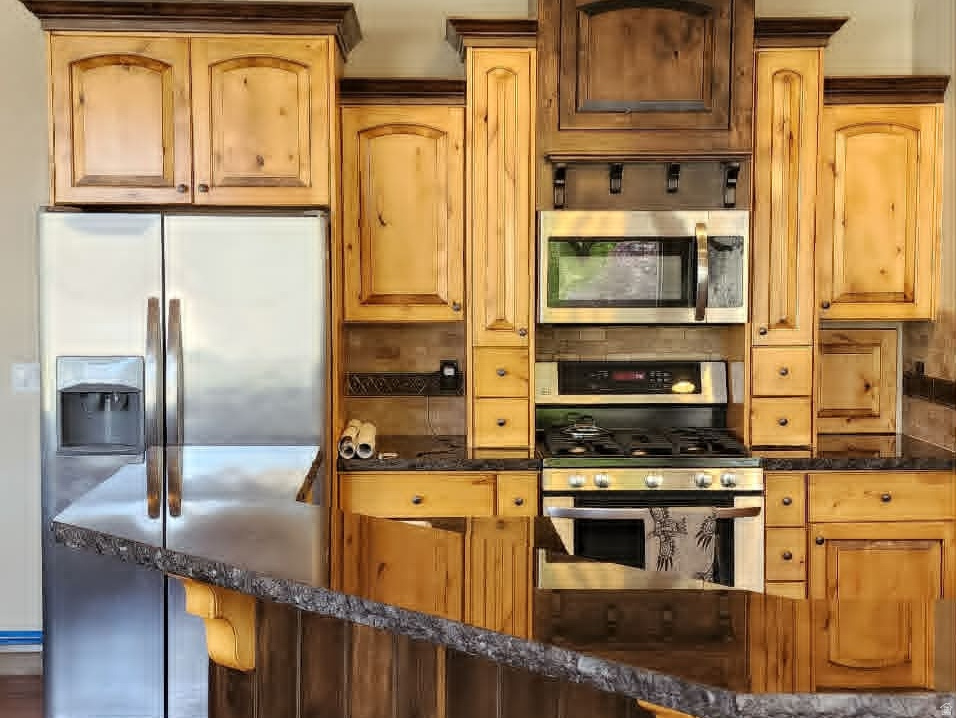 2596 W 2450 N Farr West, UT 84404
