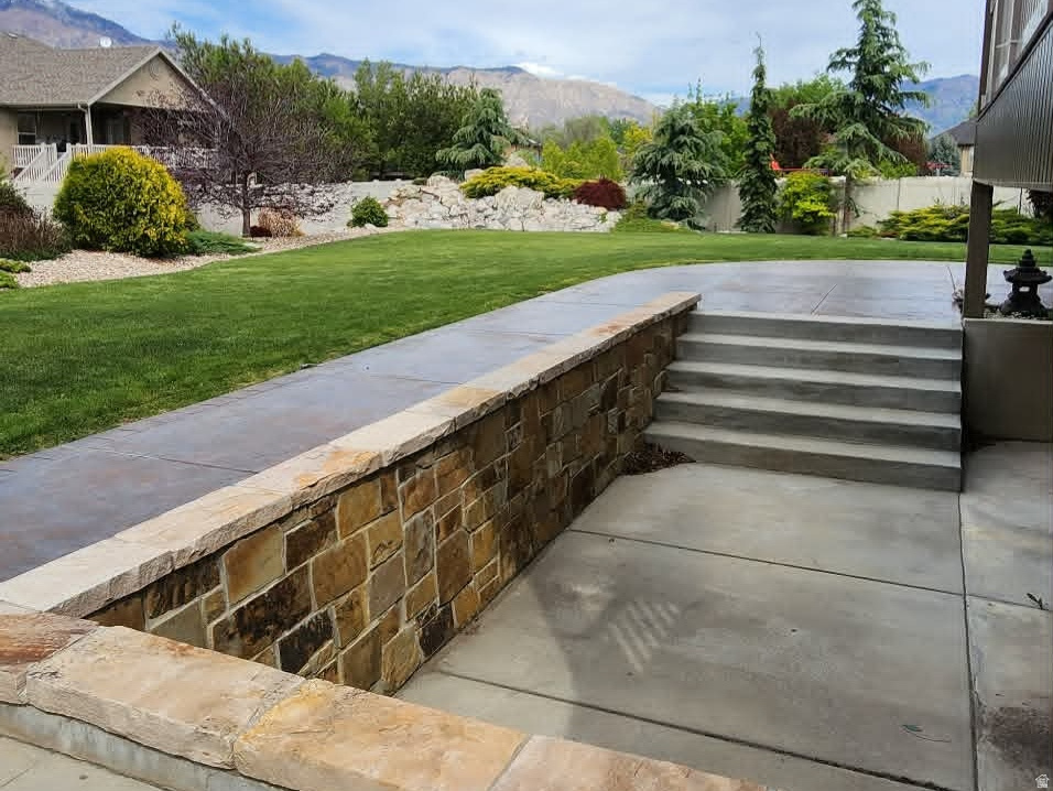 2596 W 2450 N Farr West, UT 84404