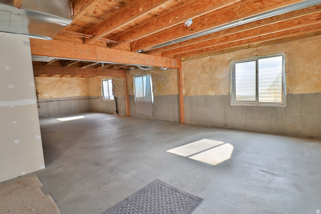 6723 W OAK FARMS DR West Jordan, UT 84081