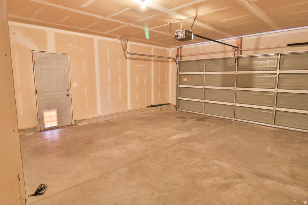 6723 W OAK FARMS DR West Jordan, UT 84081