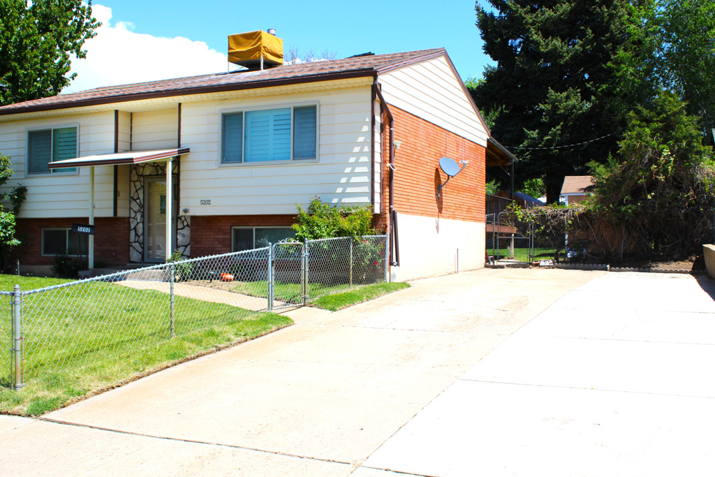 5202 S 2675 W Roy, UT 84067