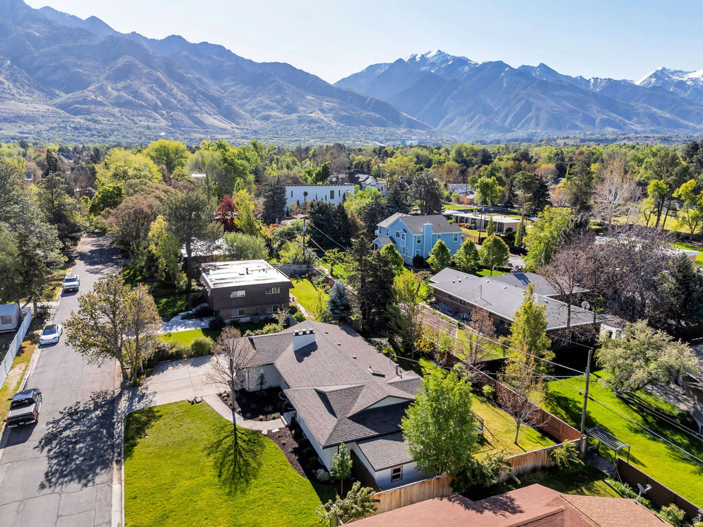 2050 E WILDWOOD DR Holladay, UT 84121