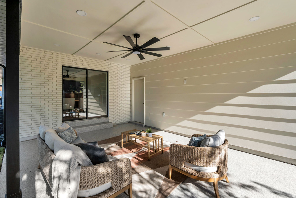 2050 E WILDWOOD DR Holladay, UT 84121