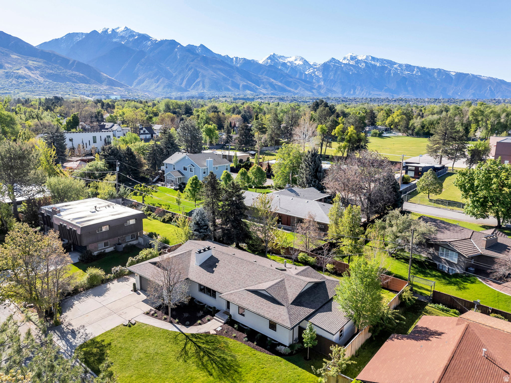 2050 E WILDWOOD DR Holladay, UT 84121