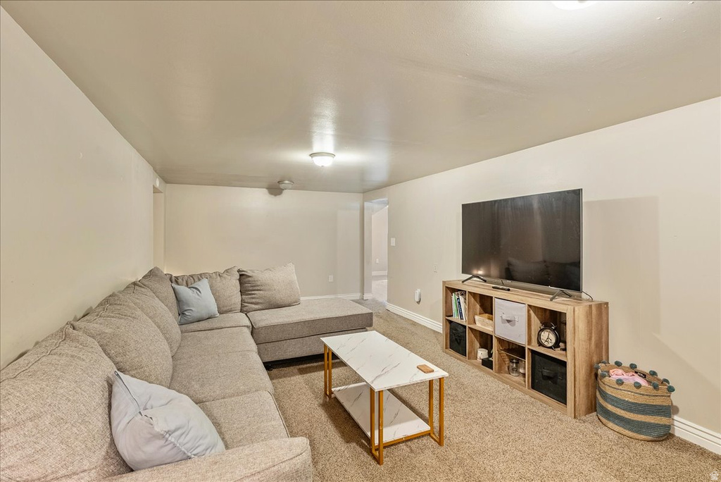 6075 S 2125 W Roy, UT 84067