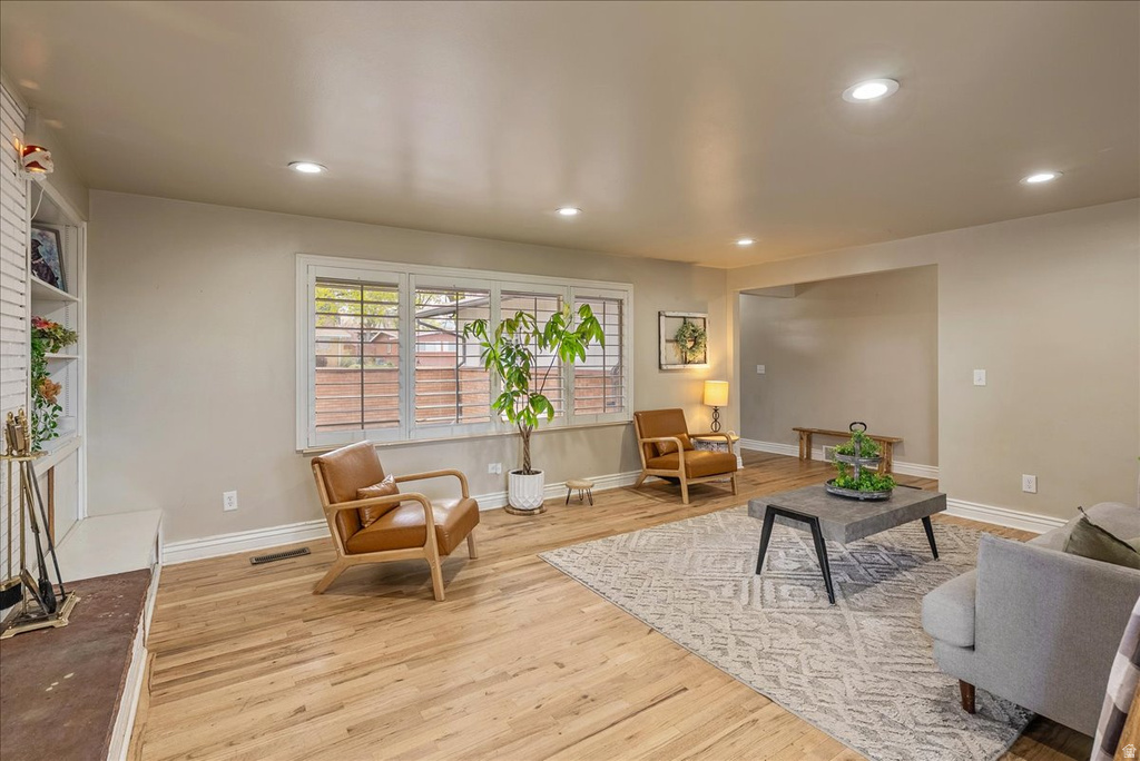 6075 S 2125 W Roy, UT 84067