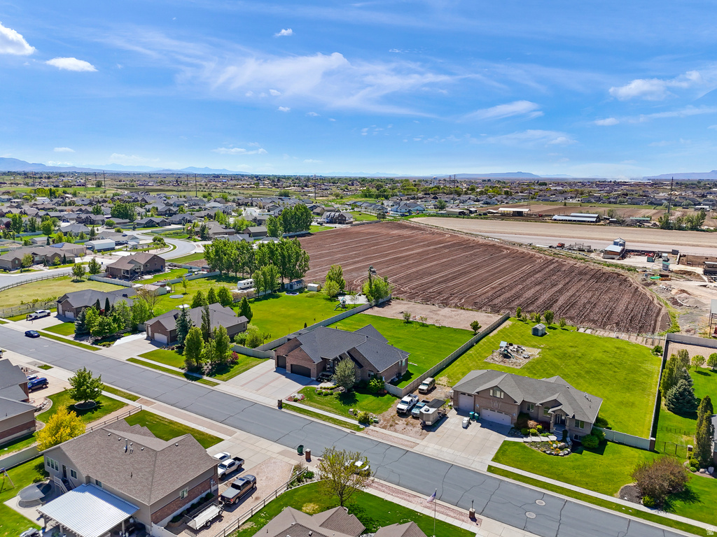 1909 CAMERON DR West Haven, UT 84401