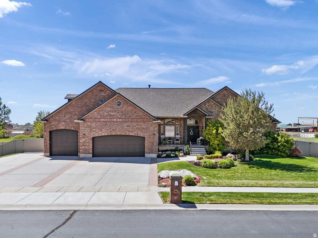 1909 CAMERON DR West Haven, UT 84401