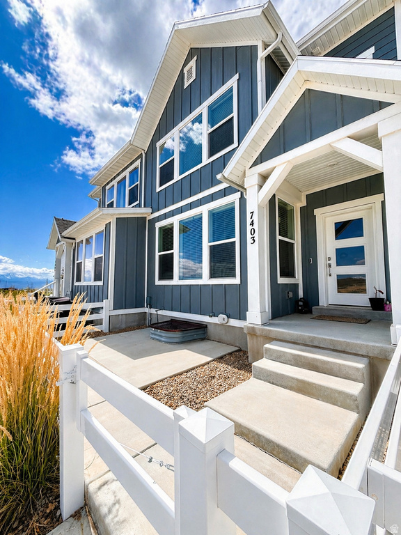 7403 S OLIVINE RIVER LN West Jordan, UT 84081